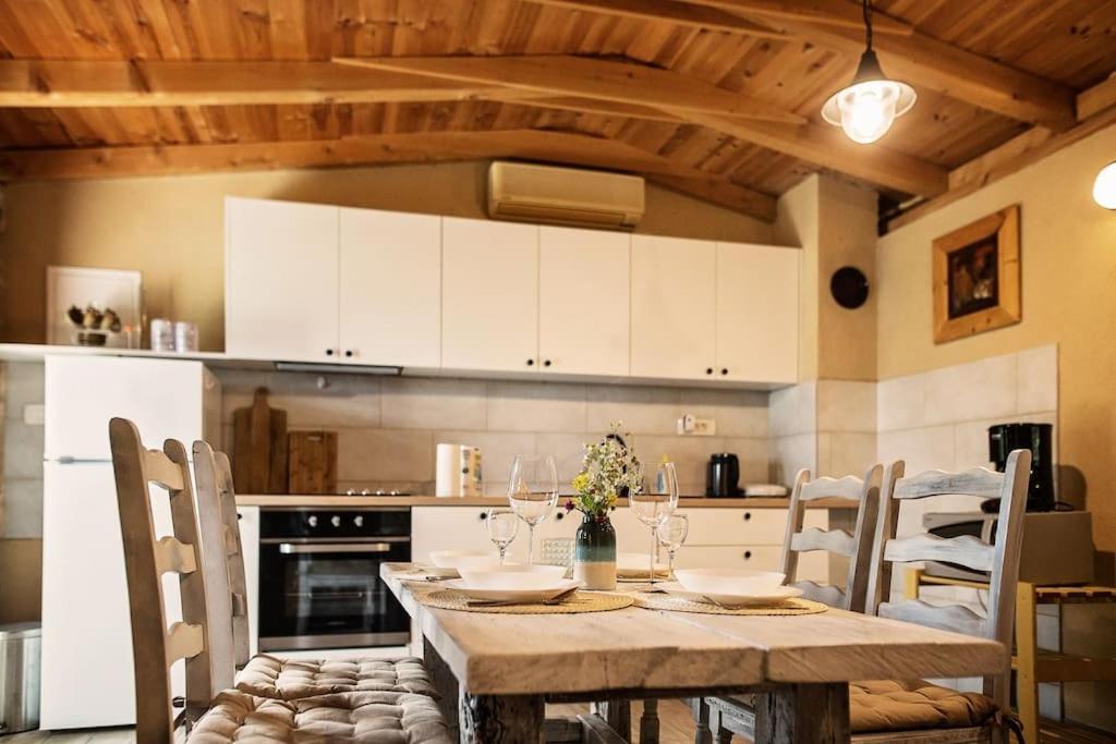 Holiday Home Raos - A Special Stonehouse, Brela Eksteriør billede